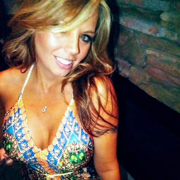 Meet your Posher, Lisa - Picture 2 of 2